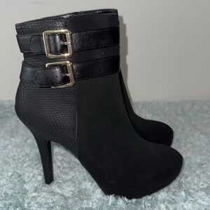 NWT Madeline booties size 7